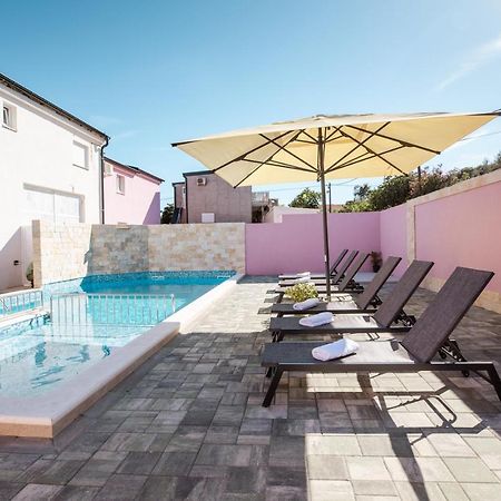 Apartman Laura Vir Exteriör bild