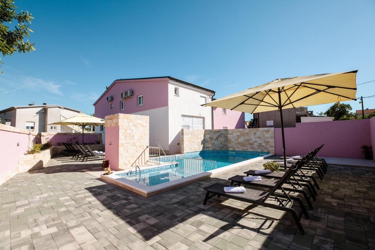 Apartman Laura Vir Exteriör bild