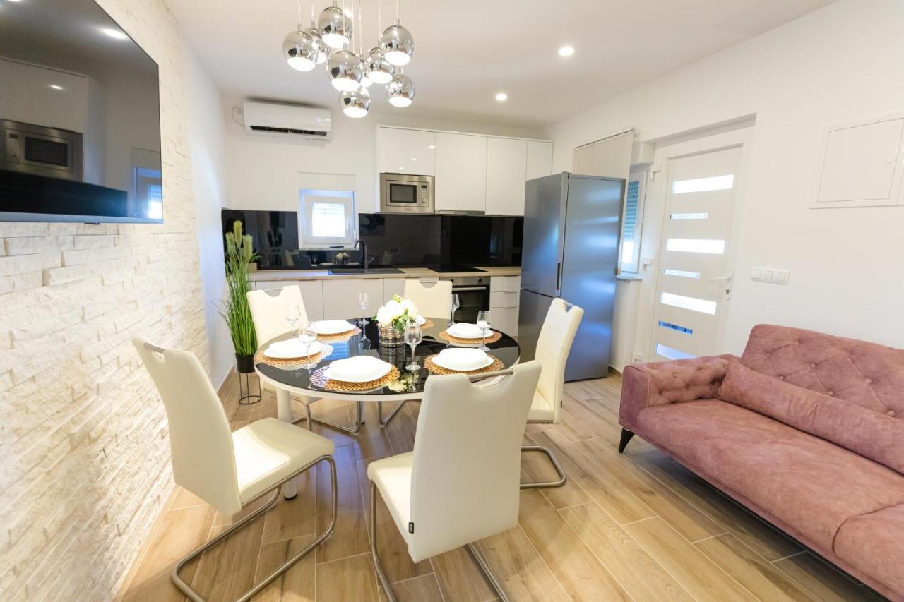 Apartman Laura Vir Exteriör bild