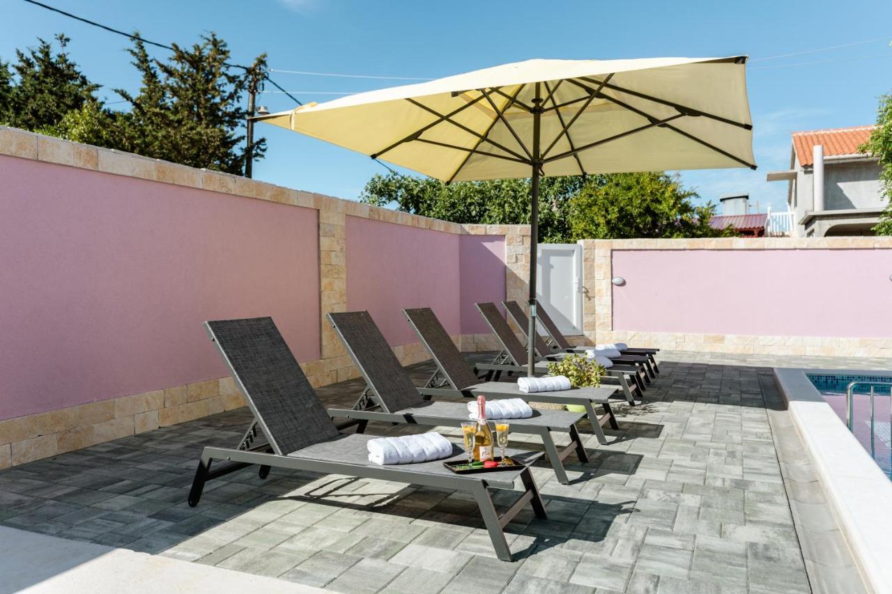Apartman Laura Vir Exteriör bild