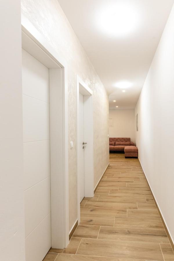 Apartman Laura Vir Exteriör bild