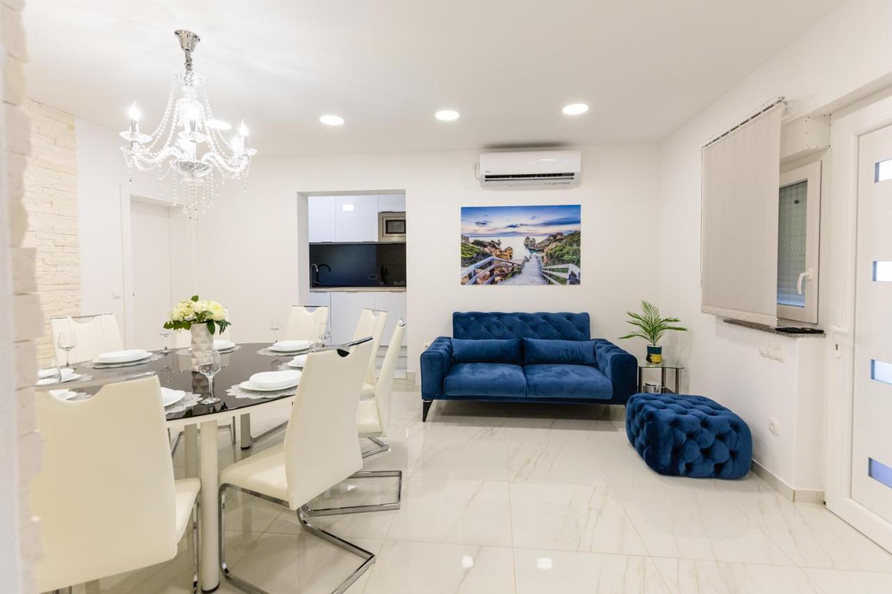 Apartman Laura Vir Exteriör bild